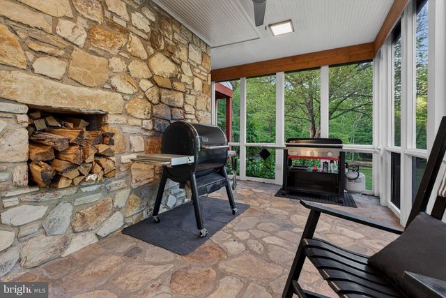 3204 MOUNTAIN RD, Haymarket, VA 20169