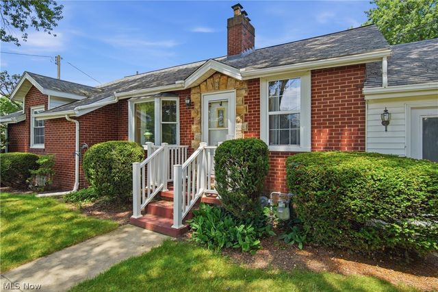 1459 Schneider Street NW, North Canton, OH 44720