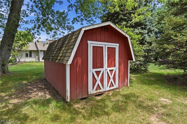 1459 Schneider Street NW, North Canton, OH 44720
