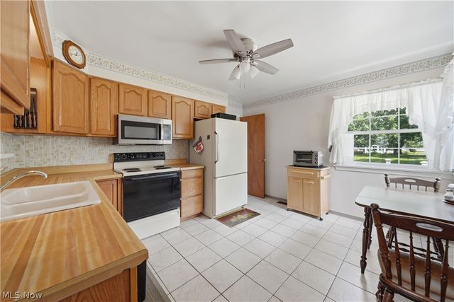 1459 Schneider Street NW, North Canton, OH 44720