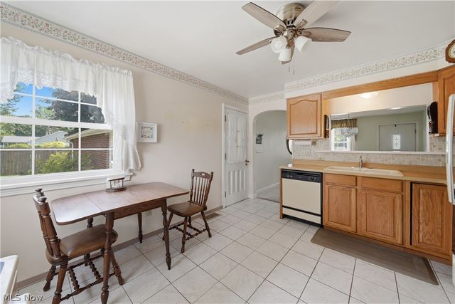 1459 Schneider Street NW, North Canton, OH 44720