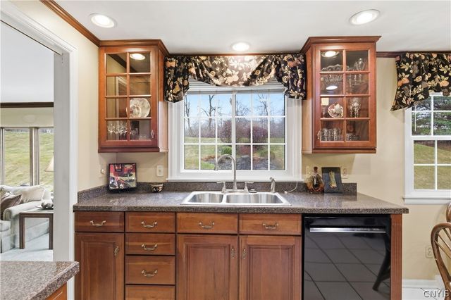 112 Southwest Way, Camillus, NY 13031