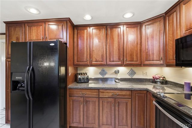 112 Southwest Way, Camillus, NY 13031