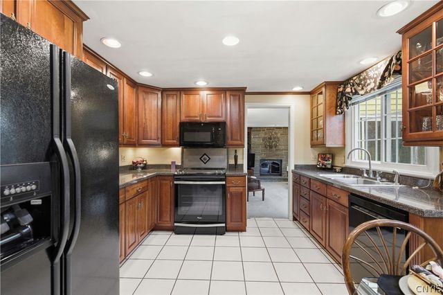 112 Southwest Way, Camillus, NY 13031