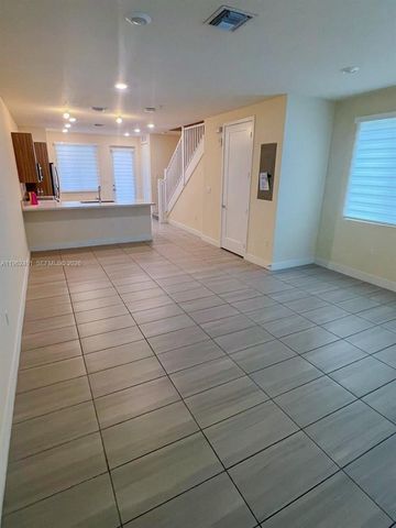 6416 NW 102nd Ct 120, Doral, FL 33178