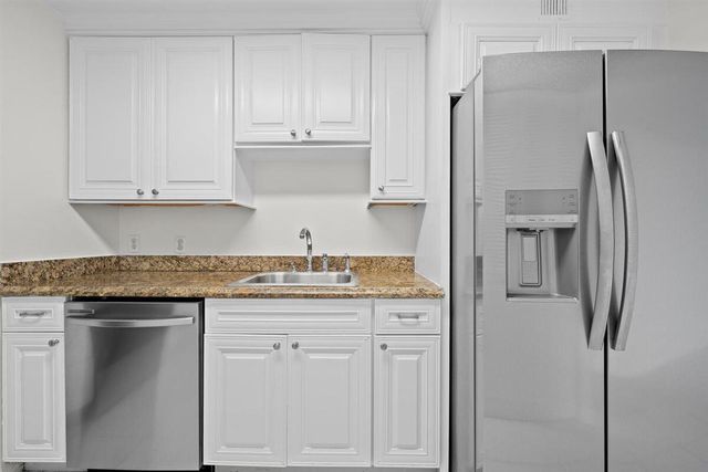 5600 N Flagler Drive 2304, West Palm Beach, FL 33407