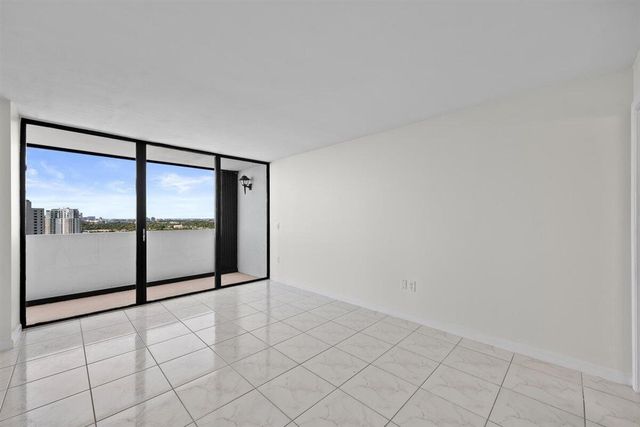 5600 N Flagler Drive 2304, West Palm Beach, FL 33407