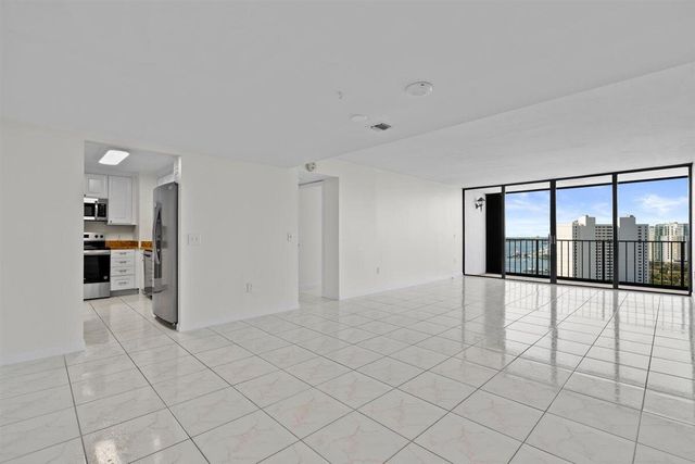 5600 N Flagler Drive 2304, West Palm Beach, FL 33407