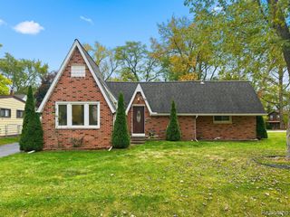 7337 Richardson Road, West Bloomfield, MI 48323