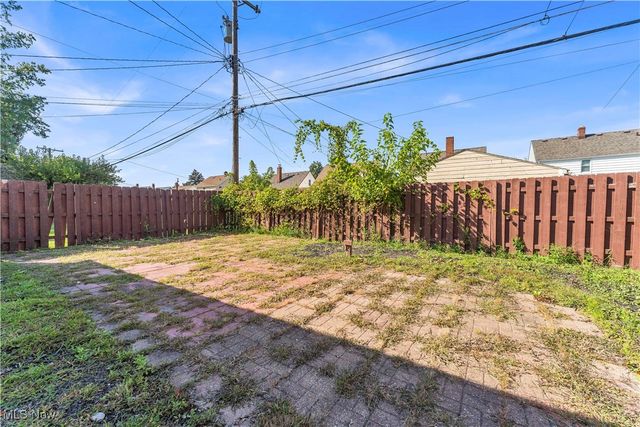 8302 Pinegrove Avenue, Parma, OH 44129