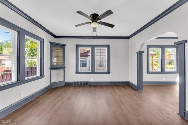 8302 Pinegrove Avenue, Parma, OH 44129