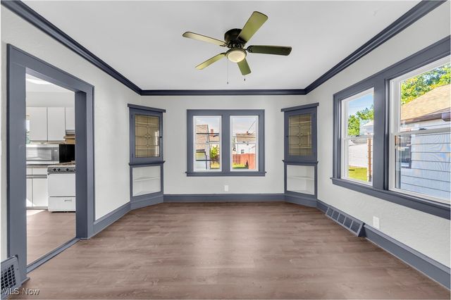 8302 Pinegrove Avenue, Parma, OH 44129