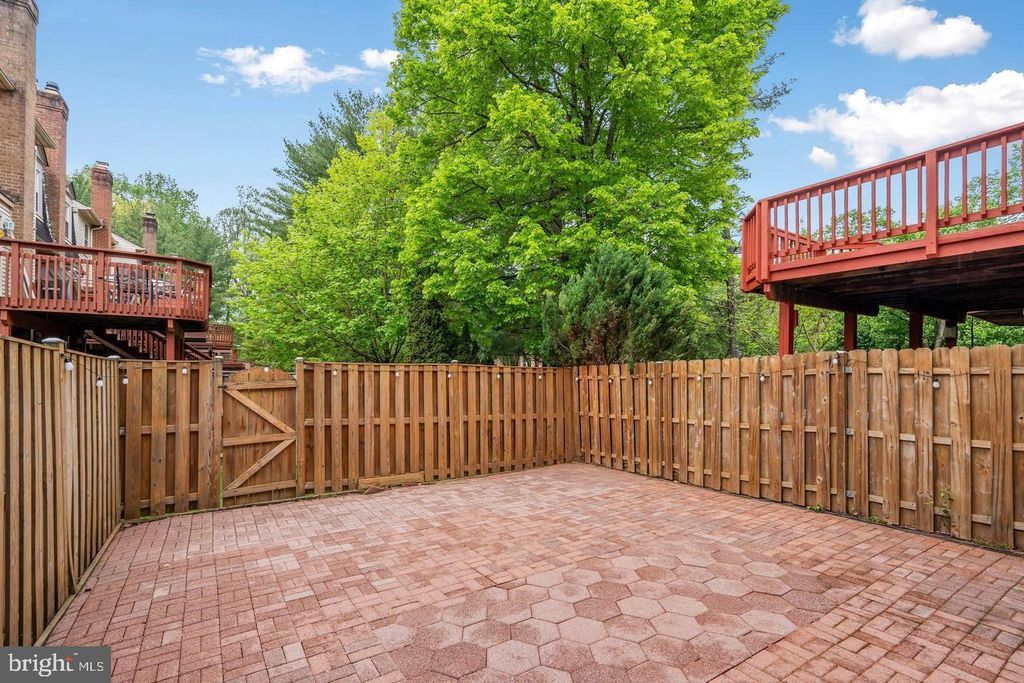 7234 TAVESHIRE WAY, Bethesda, MD 20817