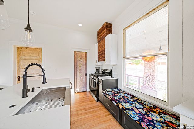 540 Adams, San Antonio, TX 78210