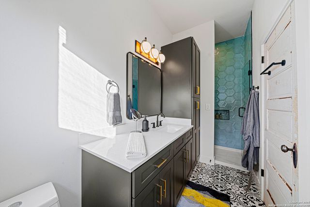 540 Adams, San Antonio, TX 78210