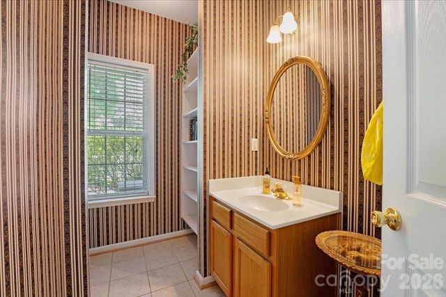 11932 Fox Glen Road, Charlotte, NC 28269