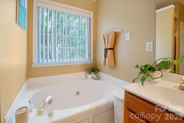 11932 Fox Glen Road, Charlotte, NC 28269