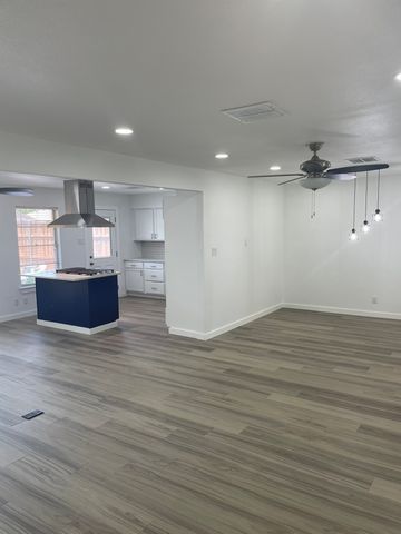9107 Lindaro Lane, Dallas, TX 75228