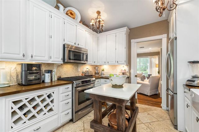 834 Lamonte Lane, Houston, TX 77018