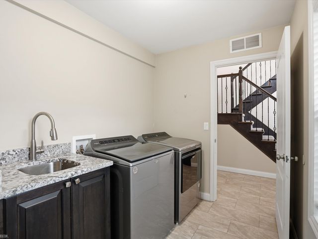 14967 Stoney Brook Drive 2, Shelby Twp, MI 48315