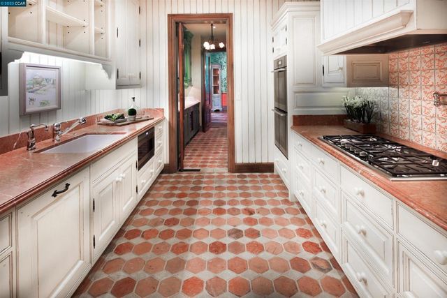 7 Country Oak Ln, Alamo, CA 94507