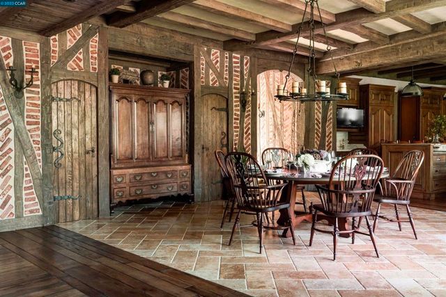 7 Country Oak Ln, Alamo, CA 94507