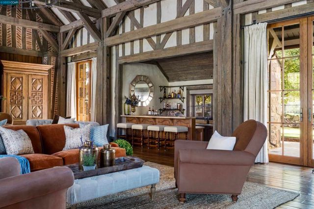 7 Country Oak Ln, Alamo, CA 94507