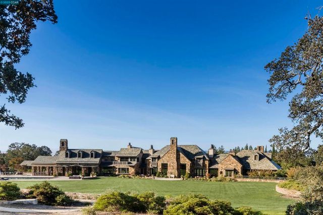 7 Country Oak Ln, Alamo, CA 94507