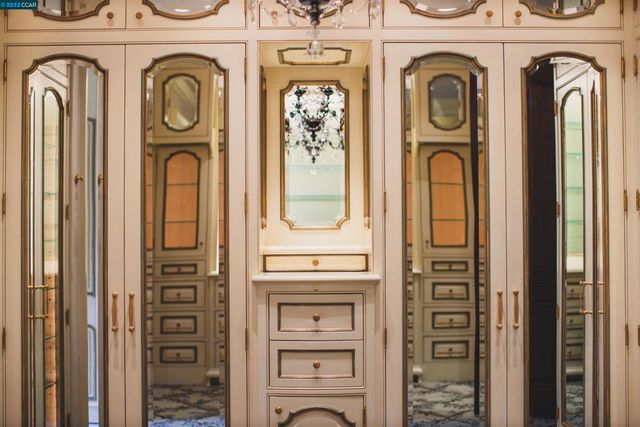 7 Country Oak Ln, Alamo, CA 94507