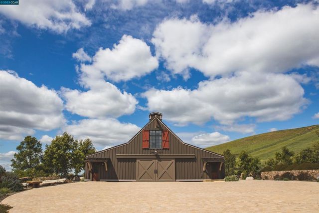 7 Country Oak Ln, Alamo, CA 94507