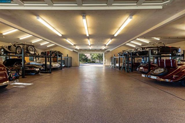 7 Country Oak Ln, Alamo, CA 94507