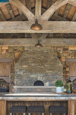 7 Country Oak Ln, Alamo, CA 94507