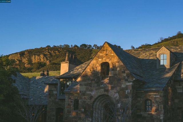 7 Country Oak Ln, Alamo, CA 94507