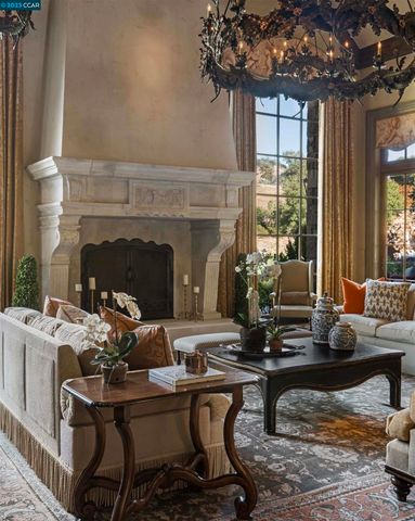 7 Country Oak Ln, Alamo, CA 94507