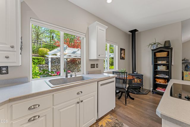 3620 Demaray Drive, Grants Pass, OR 97527