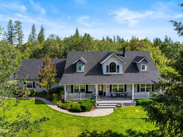 3620 Demaray Drive, Grants Pass, OR 97527