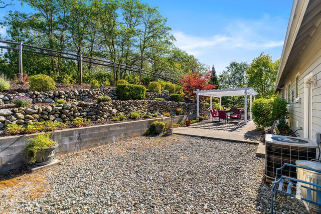 3620 Demaray Drive, Grants Pass, OR 97527