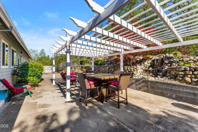 3620 Demaray Drive, Grants Pass, OR 97527