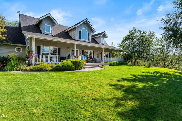 3620 Demaray Drive, Grants Pass, OR 97527