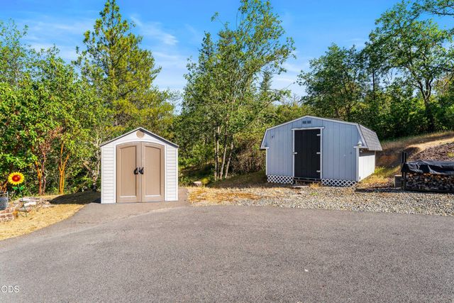 3620 Demaray Drive, Grants Pass, OR 97527