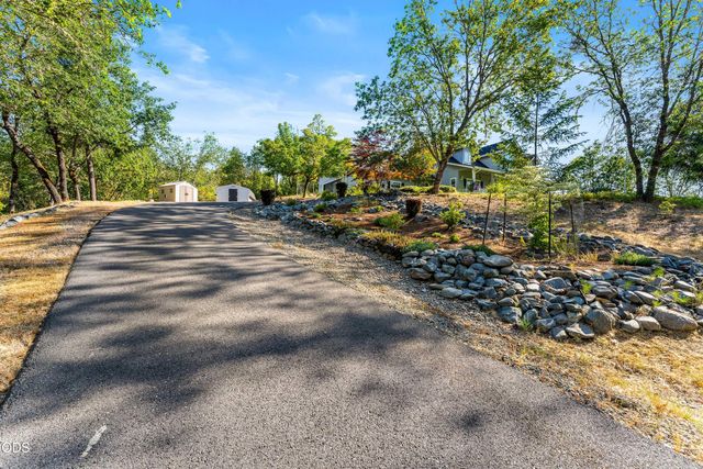 3620 Demaray Drive, Grants Pass, OR 97527