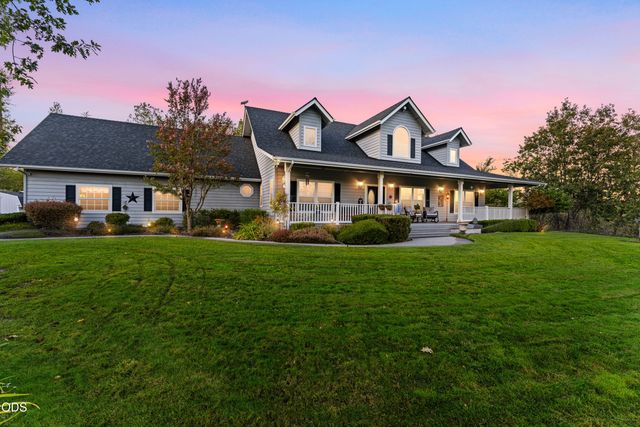 3620 Demaray Drive, Grants Pass, OR 97527