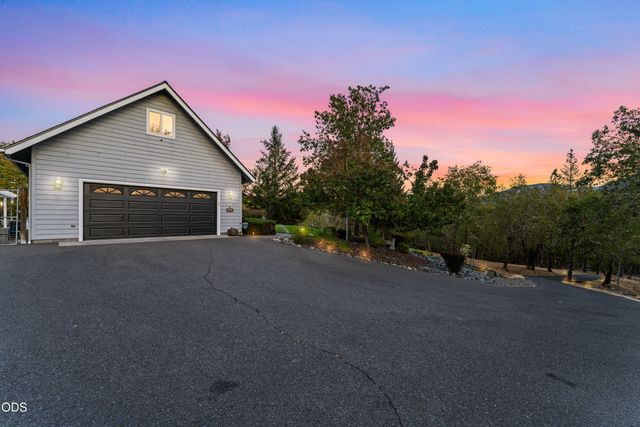 3620 Demaray Drive, Grants Pass, OR 97527