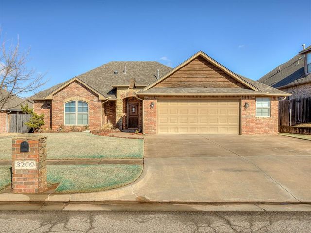 3209 SE 33rd Street, Moore, OK 73065