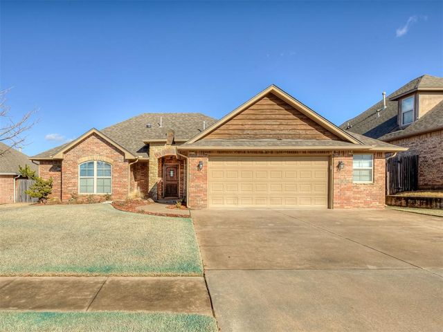 3209 SE 33rd Street, Moore, OK 73065