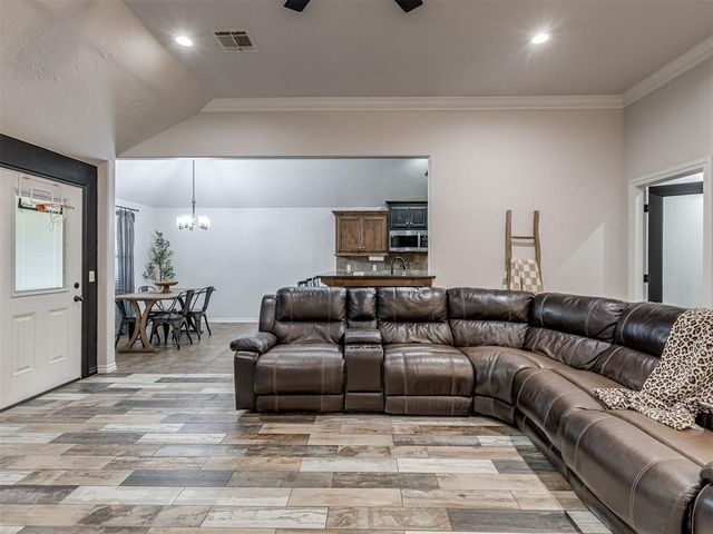 3209 SE 33rd Street, Moore, OK 73065