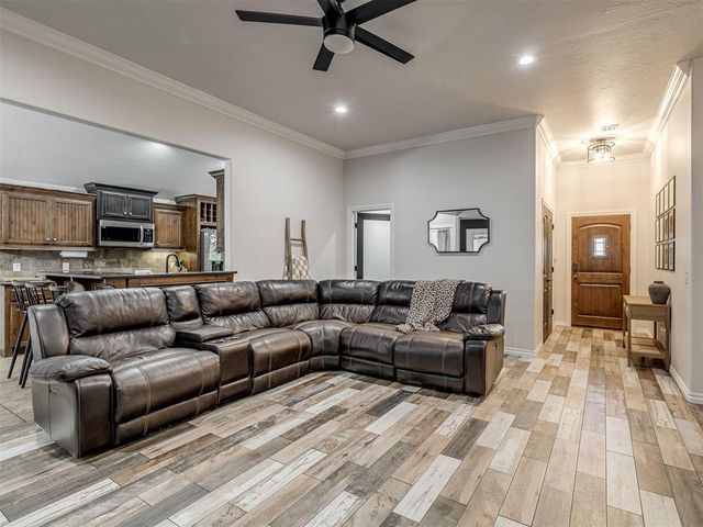 3209 SE 33rd Street, Moore, OK 73065