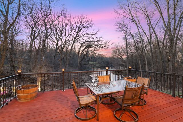 4561 Oak Pond Road, Eagan, MN 55123