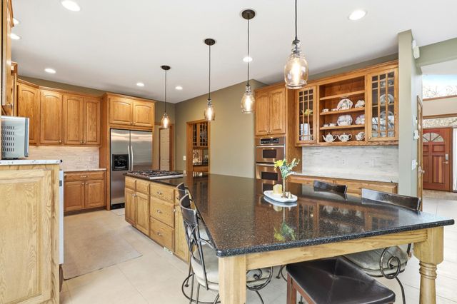 4561 Oak Pond Road, Eagan, MN 55123