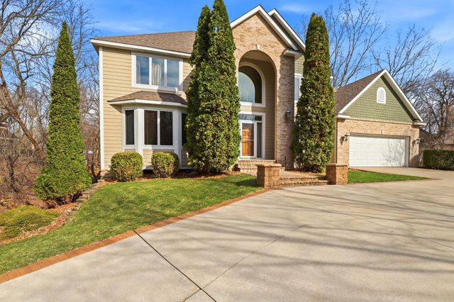 4561 Oak Pond Road, Eagan, MN 55123